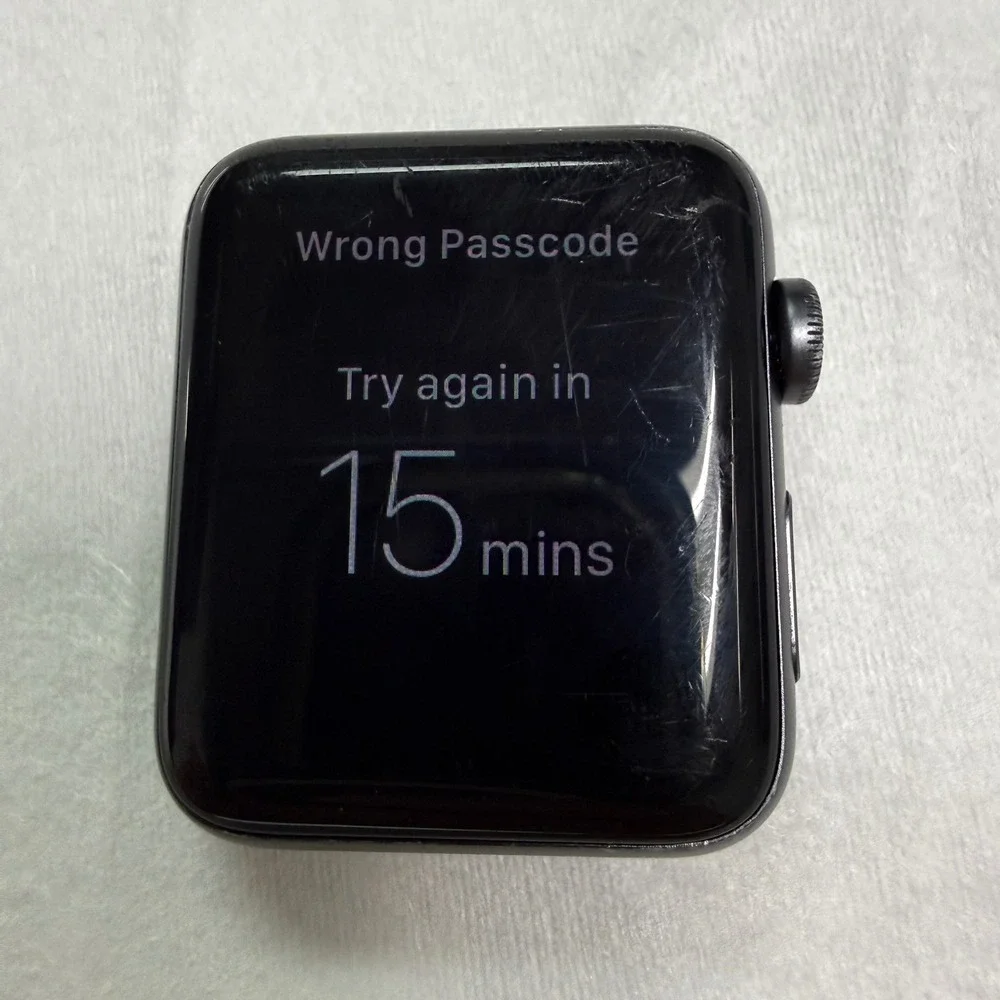 Apple Watch Series 3 GPS 42mm Space Gray Aluminum Case Black Smartwatch